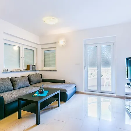 Andrea 2kat * Medulin